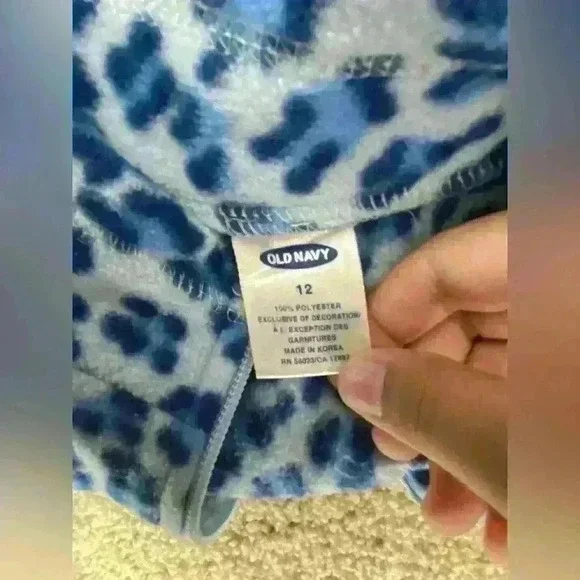 Girls Old Navy Leopard Sweater - Picture 3 of 3